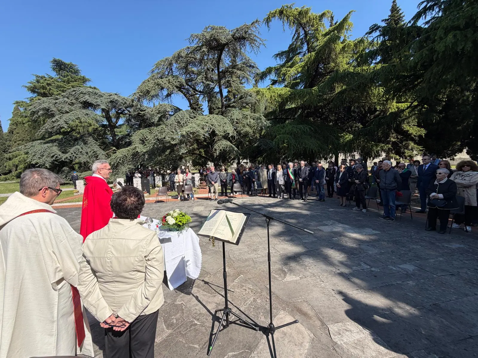 Le cerimonia per il 25 Aprile al cimitero Vantiniano