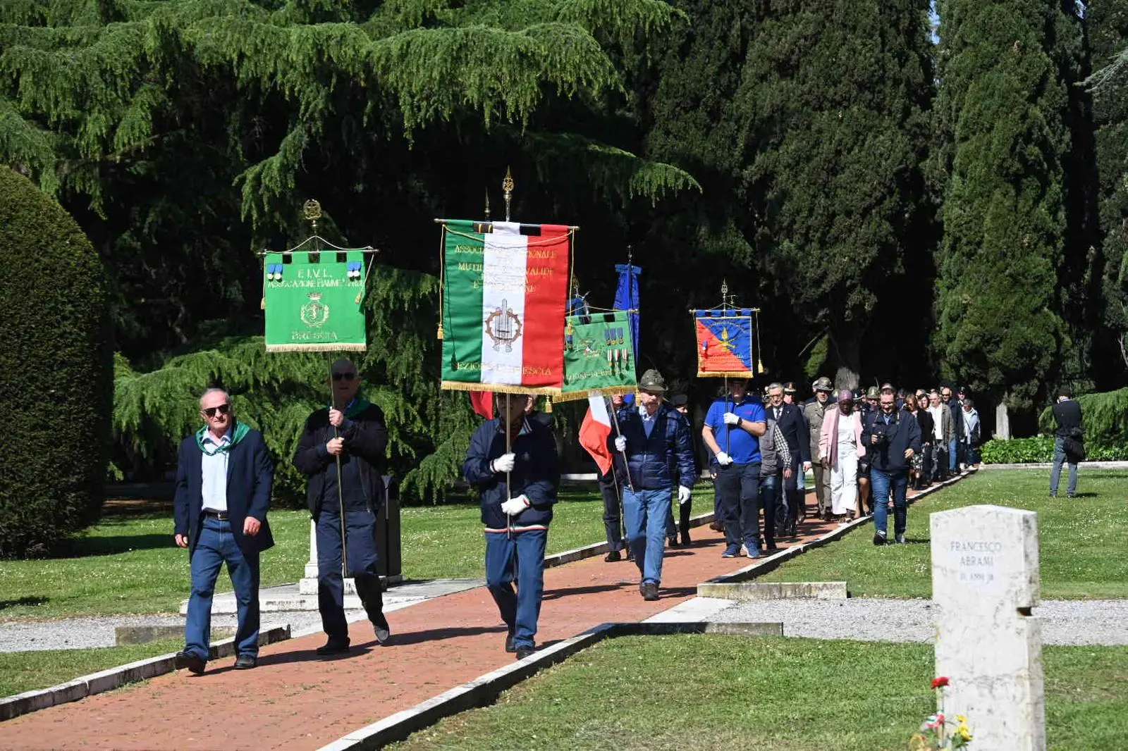 Le cerimonia per il 25 Aprile al cimitero Vantiniano