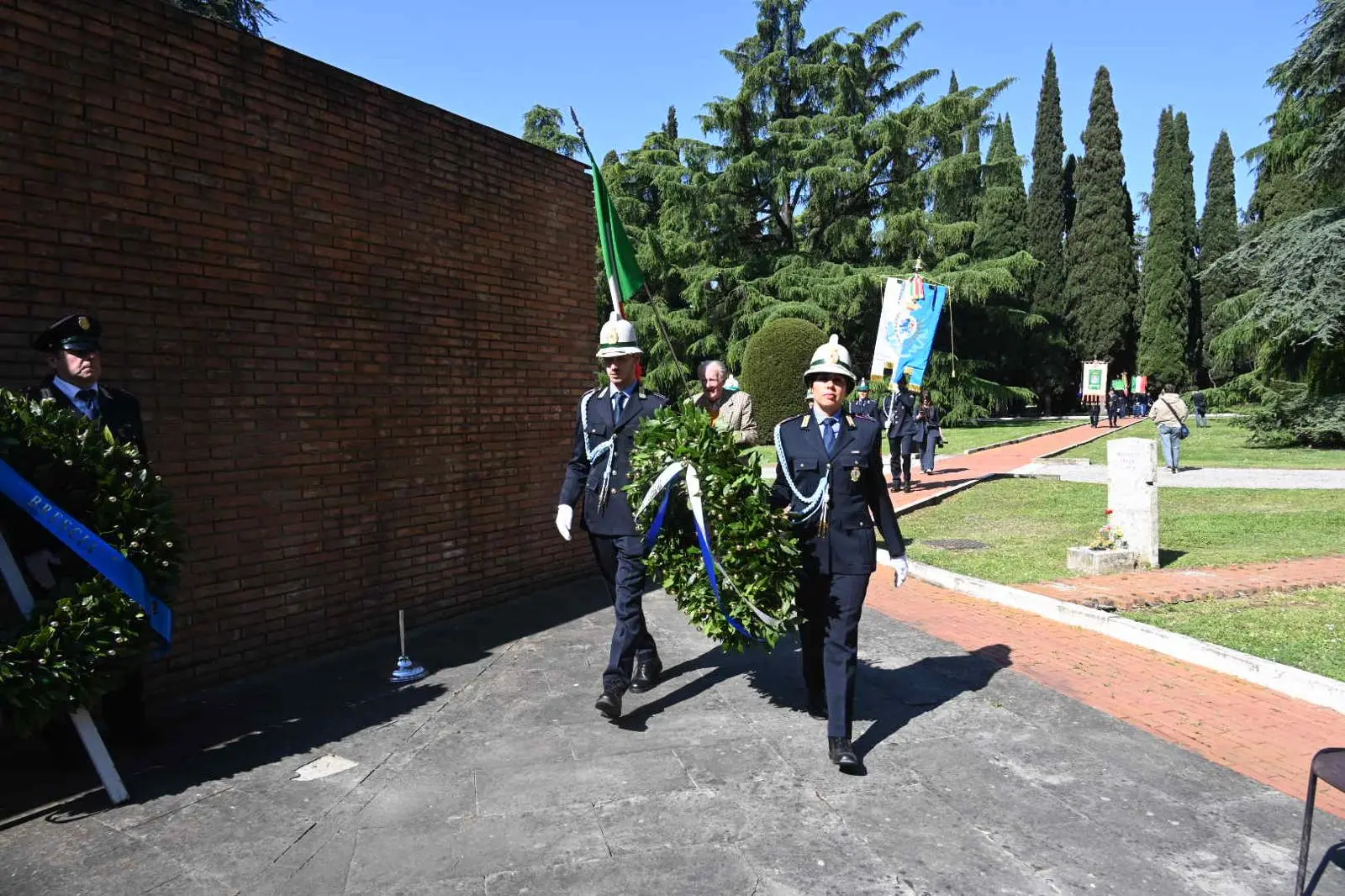 Le cerimonia per il 25 Aprile al cimitero Vantiniano
