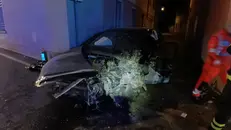 L'auto dopo l'incidente - © www.giornaledibrescia.it