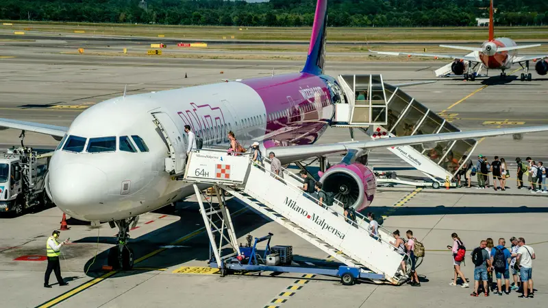 Un velivolo Wizzair a Malpensa