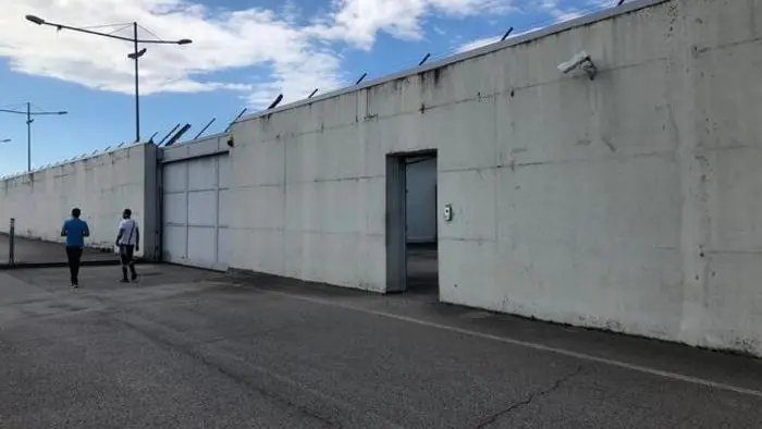 Il Cpr di Gorizia - Foto Ansa © www.giornaledibrescia.it