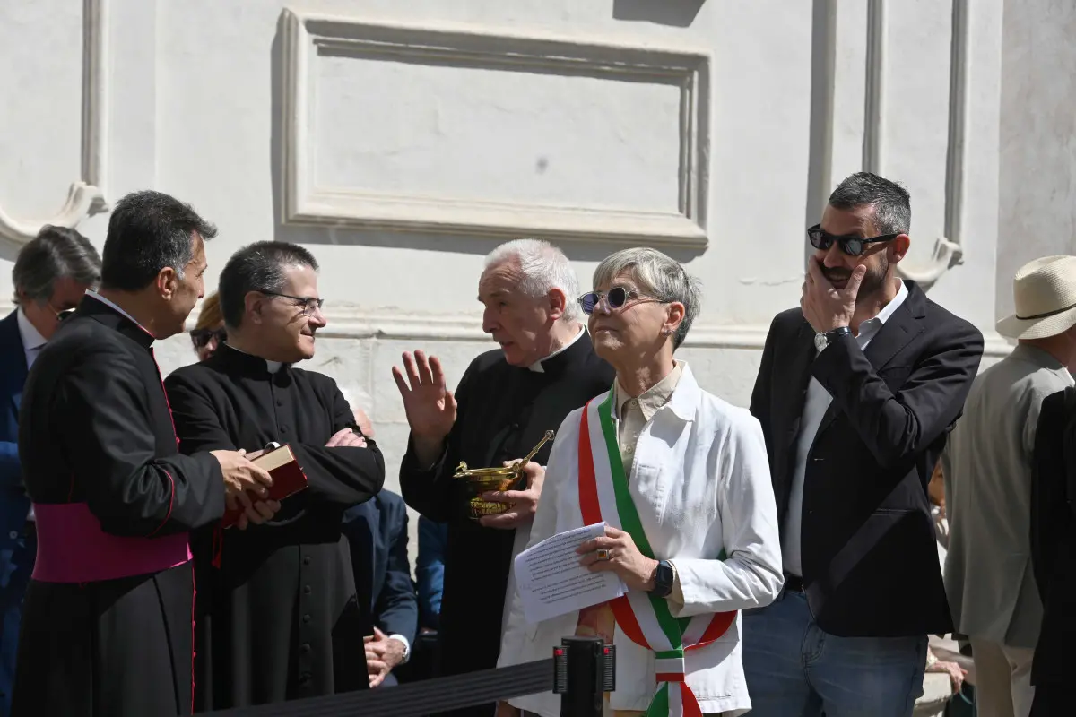 L'inaugurazione della statua di Alberto Folonari