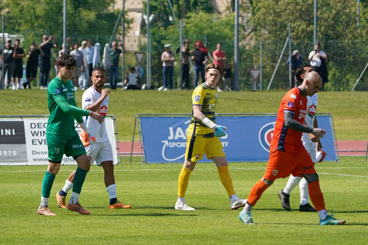 Serie D, gli scatti di Desenzano-Pistoiese