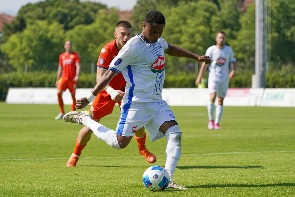 Serie D, gli scatti di Desenzano-Pistoiese