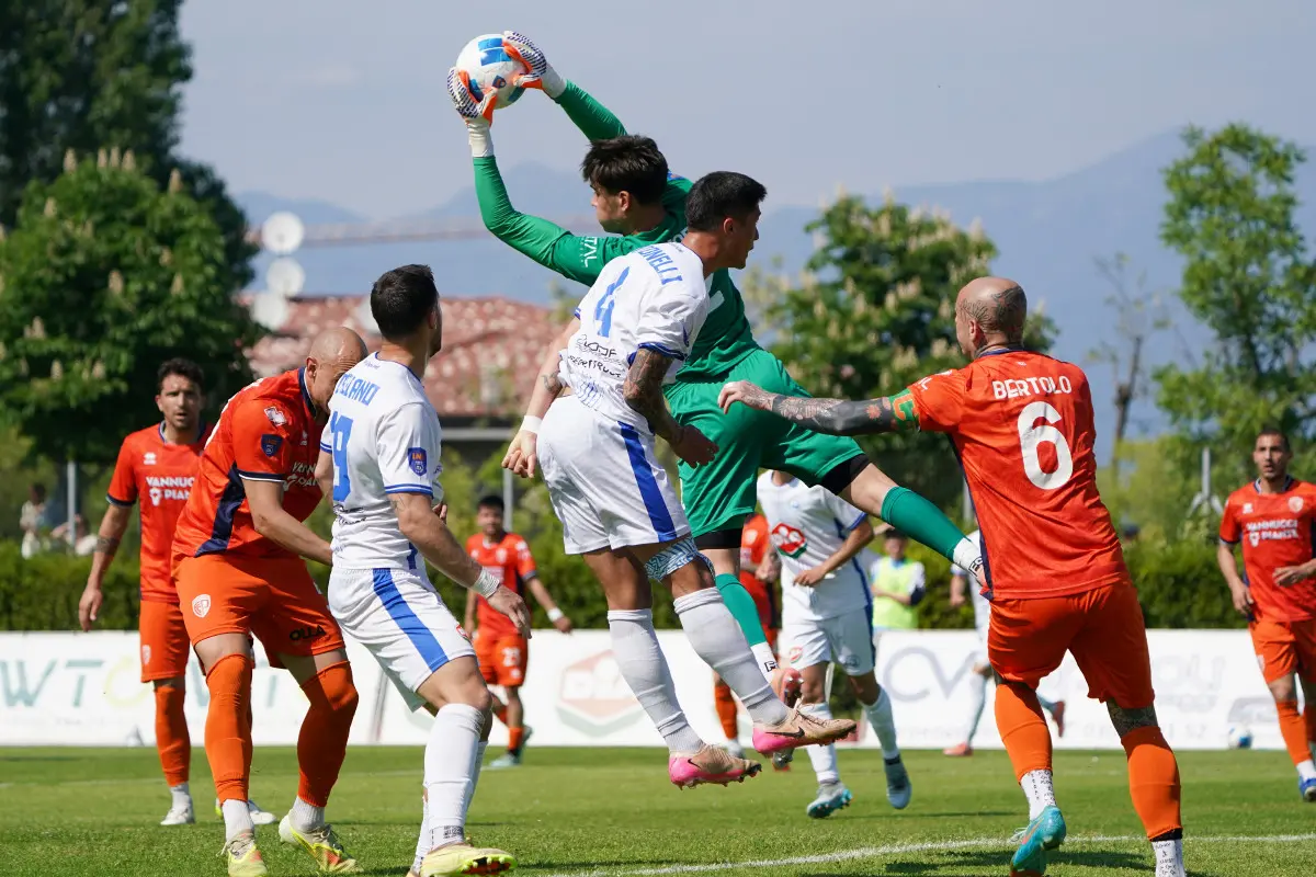 Serie D, gli scatti di Desenzano-Pistoiese