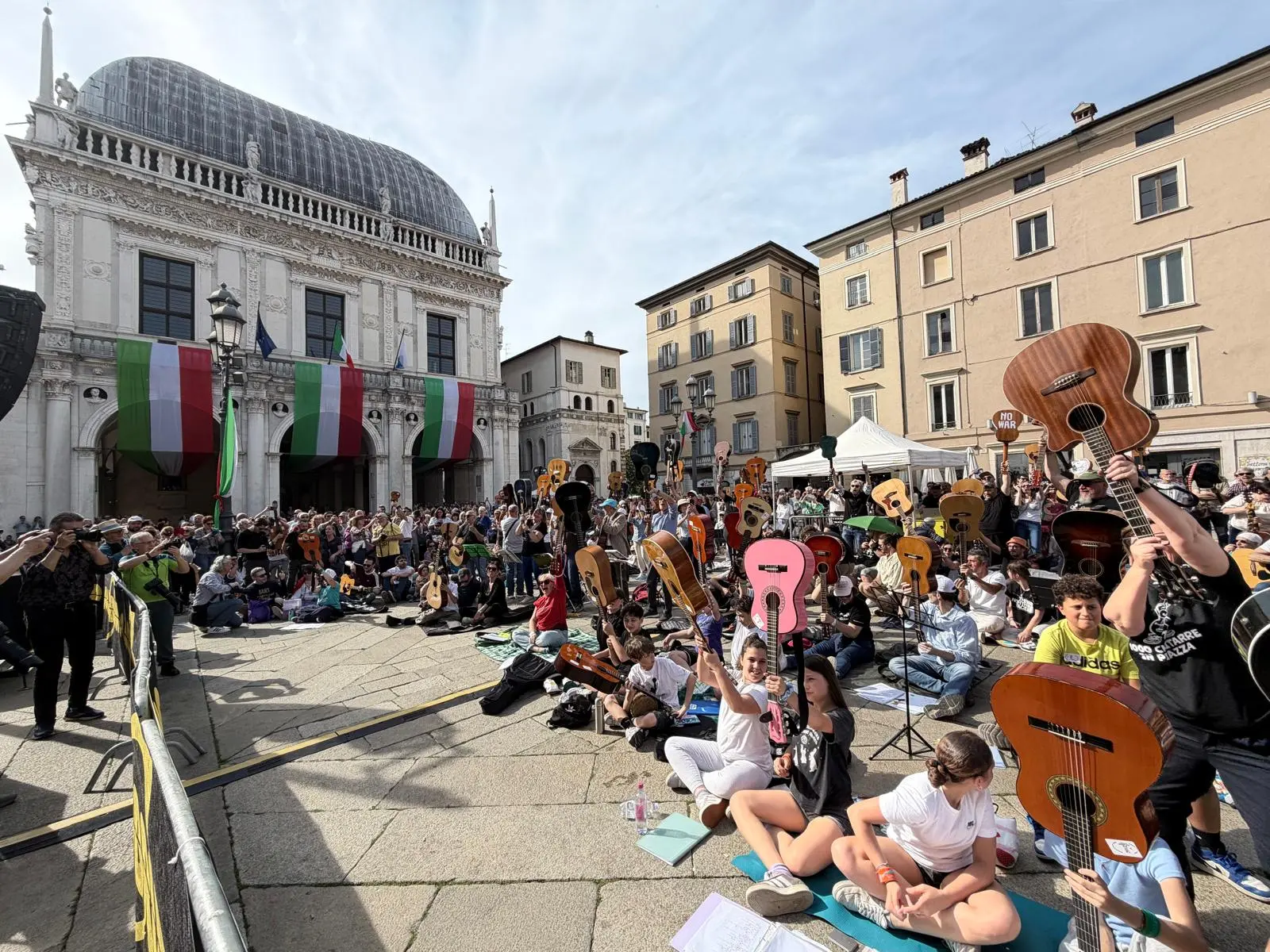 Le mille chitarre in piazza Loggia, edizione 2026