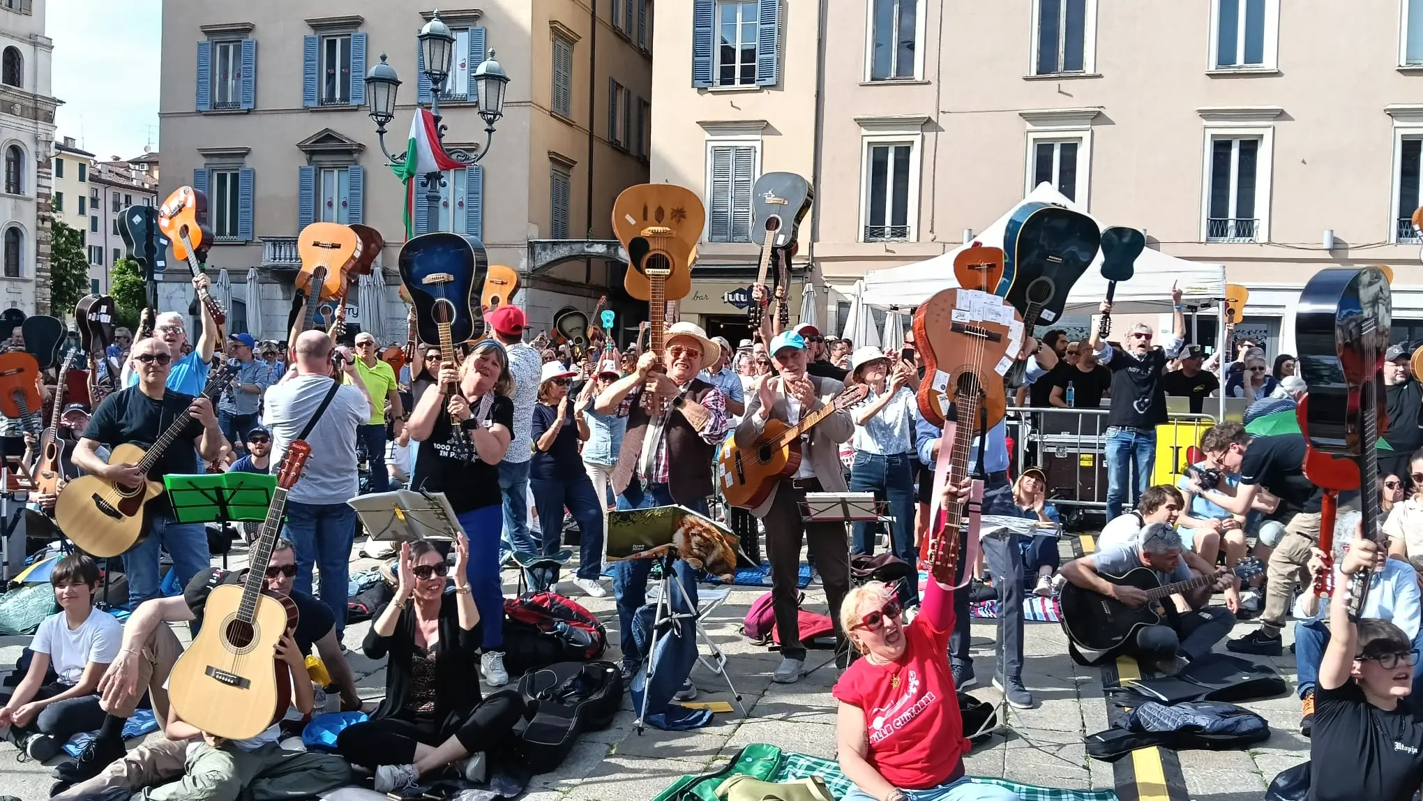 Le mille chitarre in piazza Loggia, edizione 2026