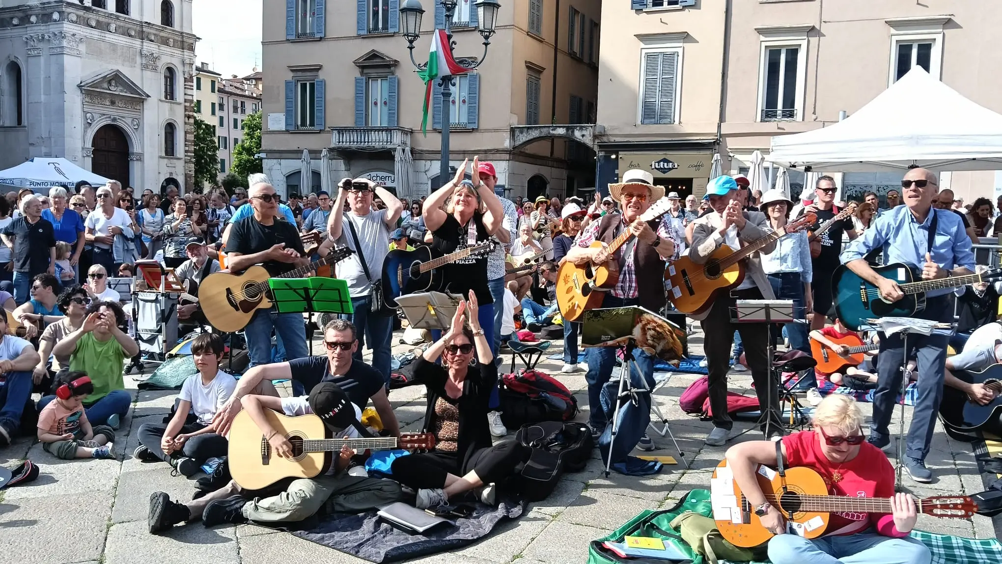 Le mille chitarre in piazza Loggia, edizione 2026