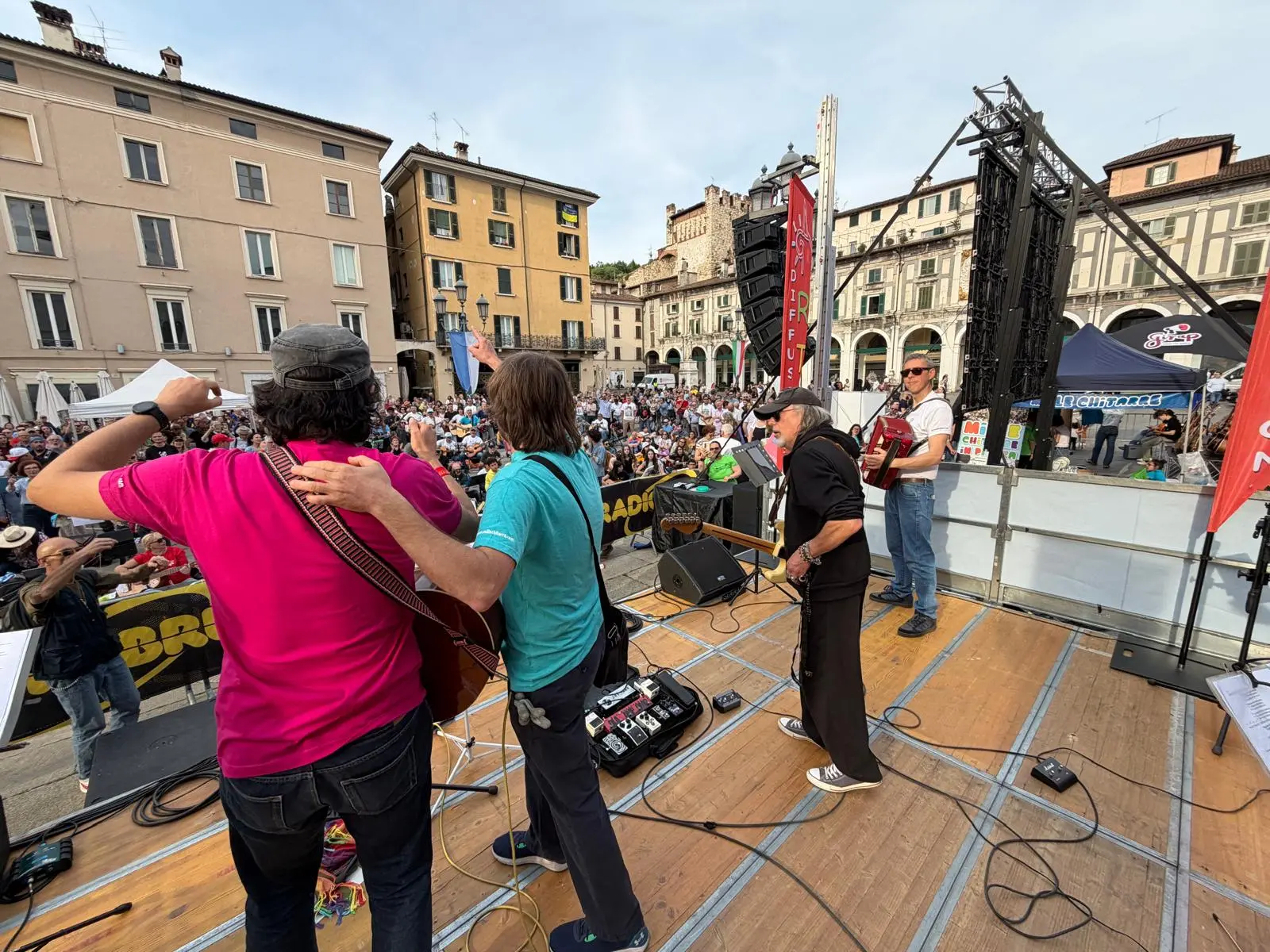 Le mille chitarre in piazza Loggia, edizione 2026