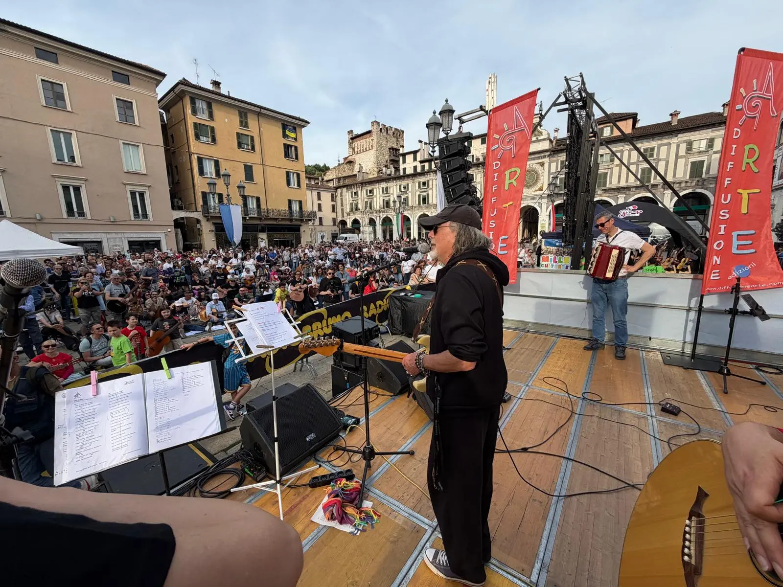 Le mille chitarre in piazza Loggia, edizione 2026