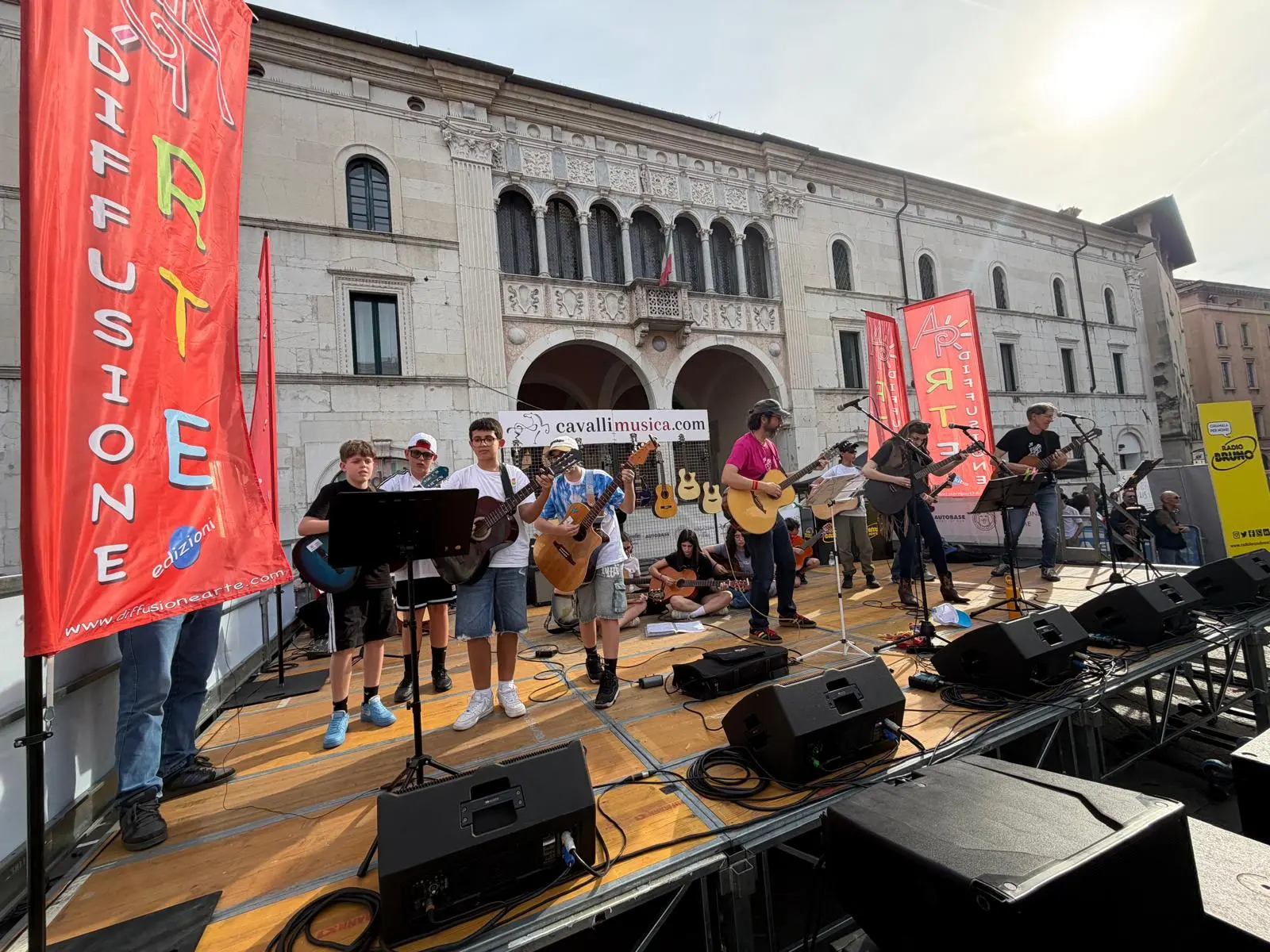 Le mille chitarre in piazza Loggia, edizione 2026