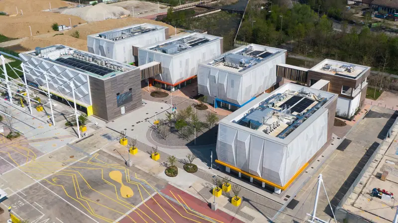 L’Auditorium è situato all’interno dell’edificio «The Hive» del Mind Village