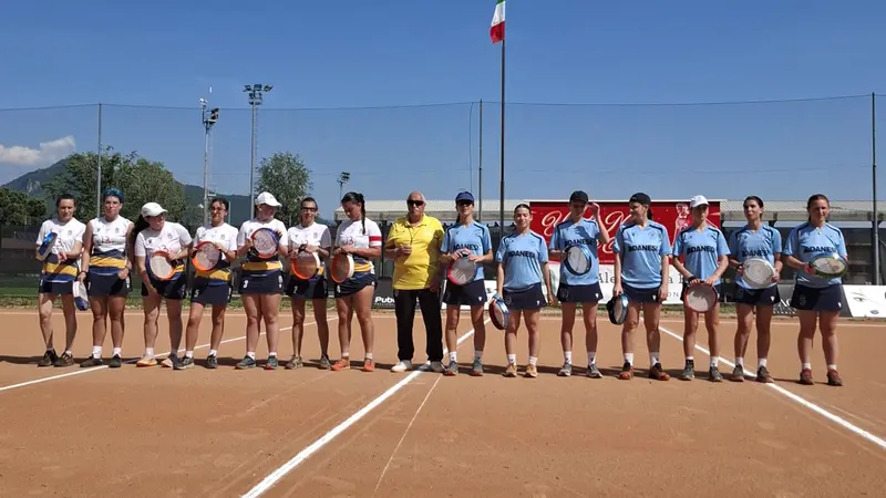 Nigoline e Capriano B, protagoniste nel derby femminile di tamburello - © www.giornaledibrescia.it