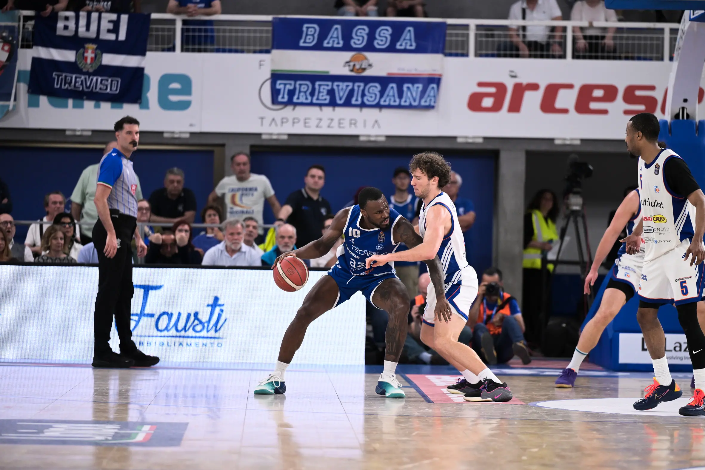 Basket, gli scatti di Germani-Treviso