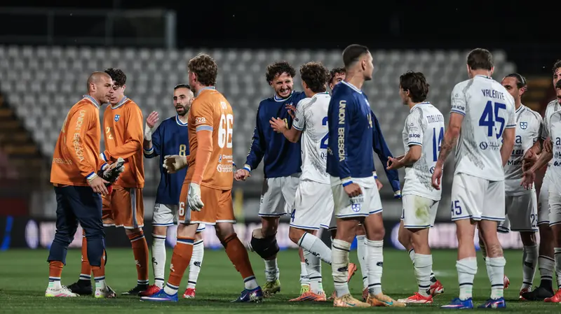 Il Brescia dopo la vittoria di Monza - Foto New Reporter Comincini © www.giornaledibrescia.it