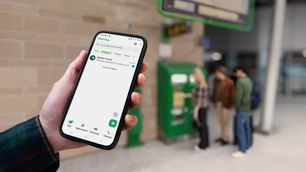 Il biglietto Trenord arriva via WhatsApp