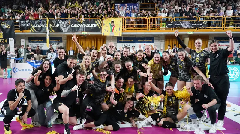 La Valsabbina festeggia la promozione in A1