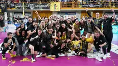 Quella di lunedì è stata la notte da ricordare per la Valsabbina Millenium promossa in A1 - Foto New Reporter Perteghella © www.giornaledibrescia.it