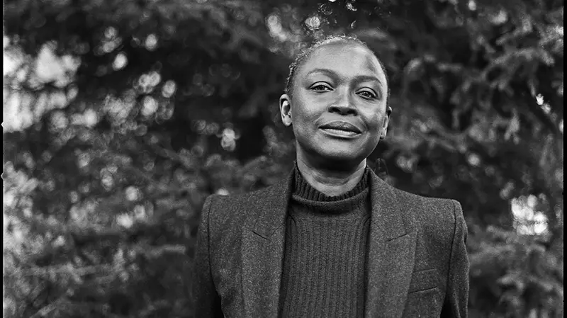 La curatrice Koyo Kouok - Foto Mehdi Benkler
