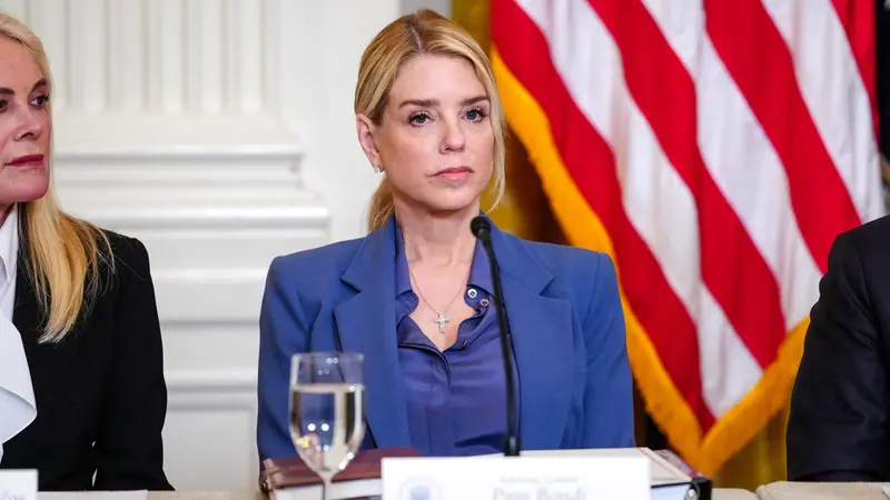 Pam Bondi - Foto Ansa © www.giornaledibrescia.it