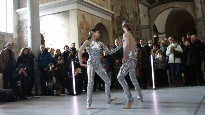 Una coreografia di Diego Tortelli e Aterballetto al Museo di Santa Giulia, gennaio 2023 - © www.giornaledibrescia.it