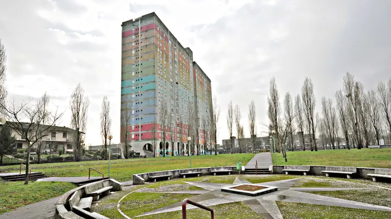 La ex torre Tintoretto, prima dell'abbattimento -  © www.giornaledibrescia.it