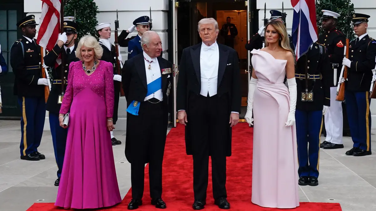 Re Carlo III e Camilla con Donald e Melania Trump alla Casa Bianca per la cena in onore dei reali inglesi - Foto Ansa © www.giornaledibrescia.it
