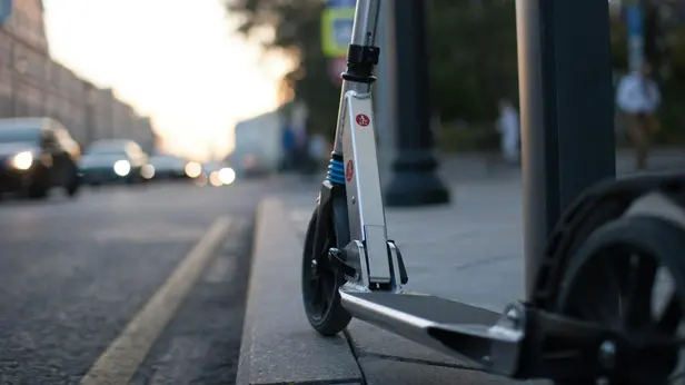 Un monopattino elettrico