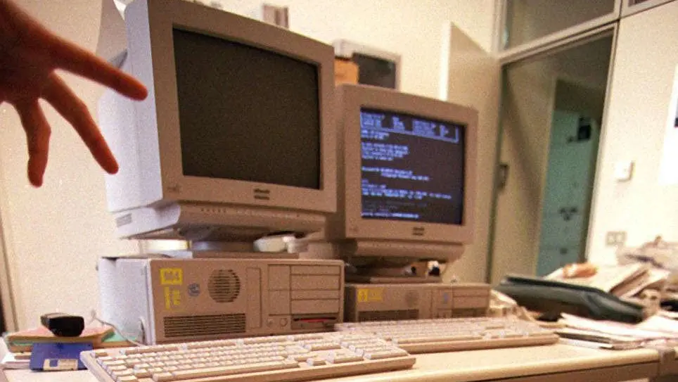 Vecchi pc, primo accesso alla rete Internet - Foto Ansa © www.giornaledibrescia.it