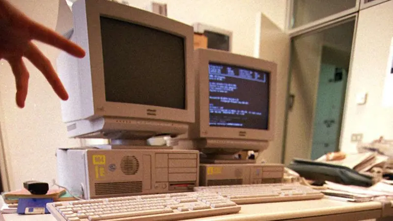 Vecchi pc, primo accesso alla rete Internet - Foto Ansa © www.giornaledibrescia.it