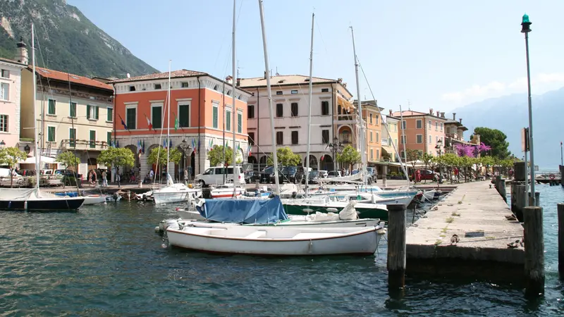 Il porto di Gargnano