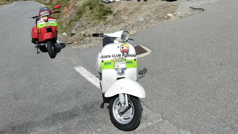 Vespe «camune» sul passo Gavia