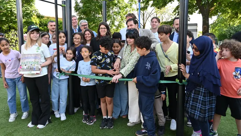 L'inaugurazione dell'area calisthenics nel parco di via Livorno