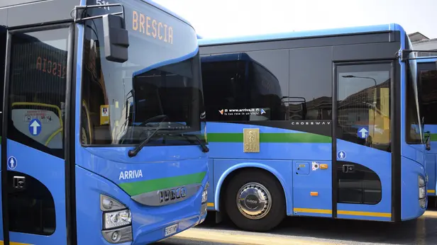 Autobus extraurbani in servizio a Brescia