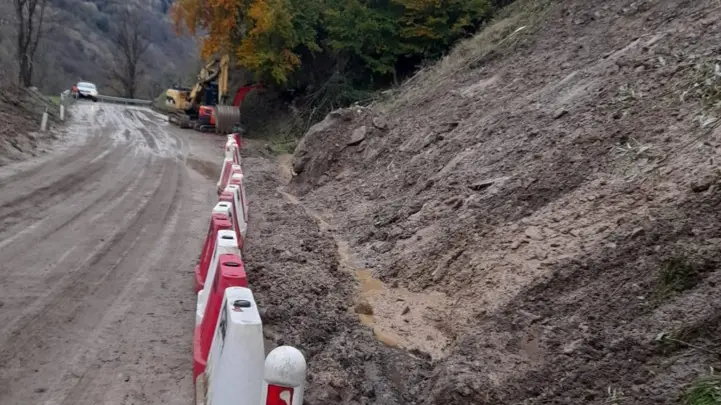 In una foto d'archivio, una frana a Cevo