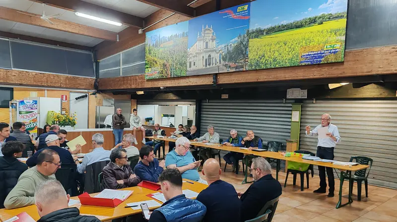 Un momento del sorteggio del Notturno di Polpenazze - © www.giornaledibrescia.it