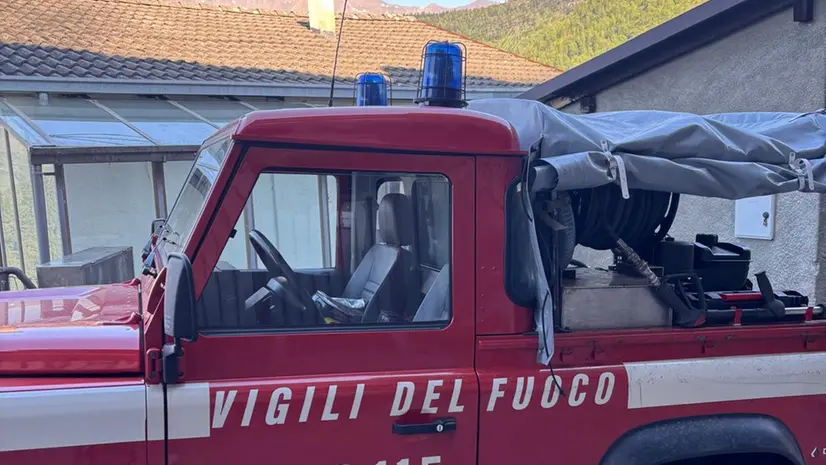 Esplosione e incendio a Berzo Demo: l'intervento dei vvf