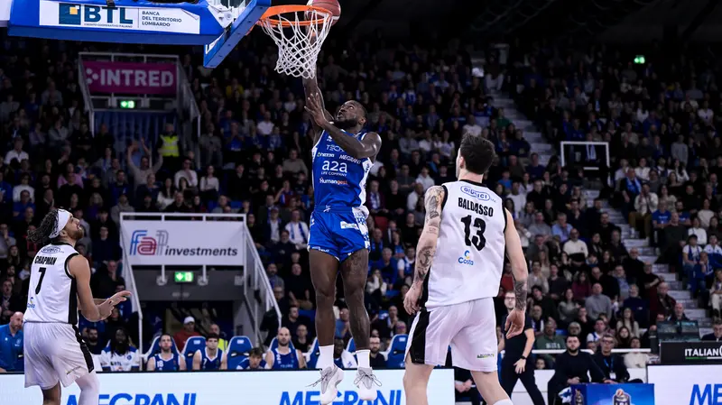 Jason Burnell al PalaLeonessa contro Tortona - © Checchi@newreporter