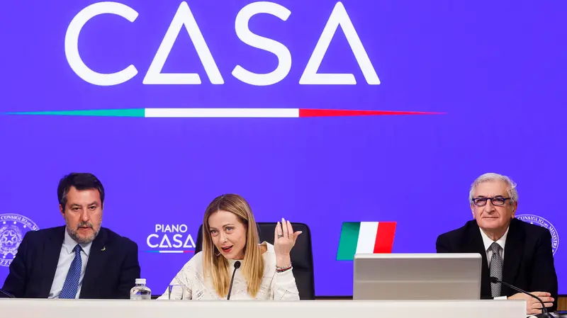 Salvini, Meloni e Foti in conferenza stampa - Foto Ansa © www.giornaledibrescia.it