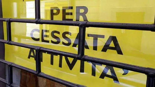 Luci spente e saracinesche abbassate, un triste primato per Brescia