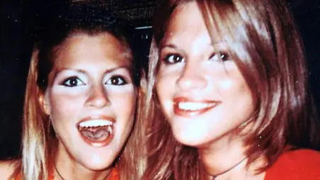 Le cugine di Chiara Poggi, le gemelle Stefania (d) e Paola Cappa, in una foto d'archivio