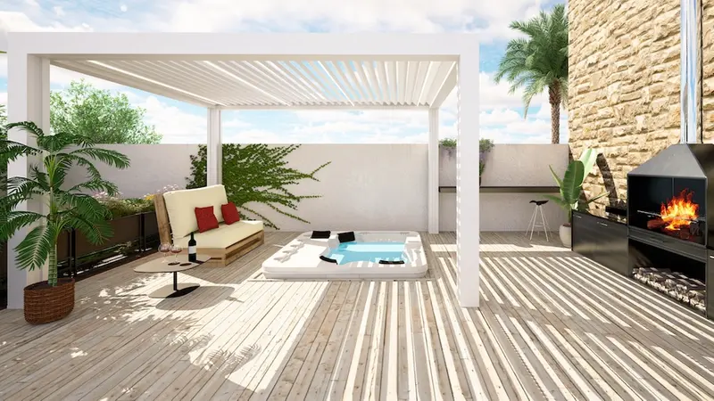 Un'ampia terrazza attrezzata per vivere lo spazio outdoor