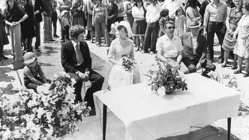 Gli sposi al Villaggio Brescia allestito a Buja - Foto Archivio Eden/GdB