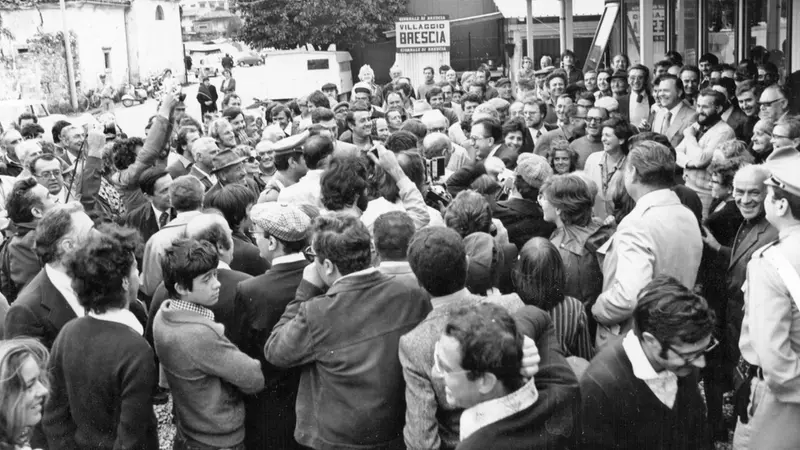 L'allora presidente del Consiglio Andreotti al Villaggio Brescia - Foto Archivio Eden/GdB