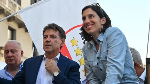 Giuseppe Conte ed Elly Schlein - Foto Ansa © www.giornaledibrescia.it