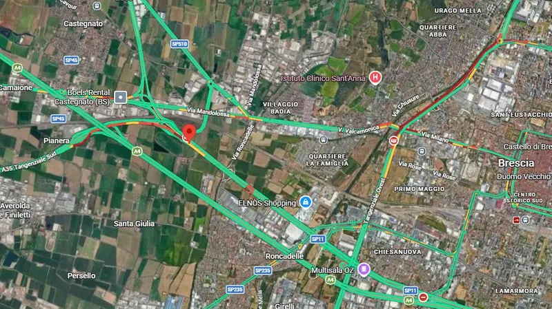 In rosso le lunghe code sia in Tangenziale Ovest che in Tangenziale Sud