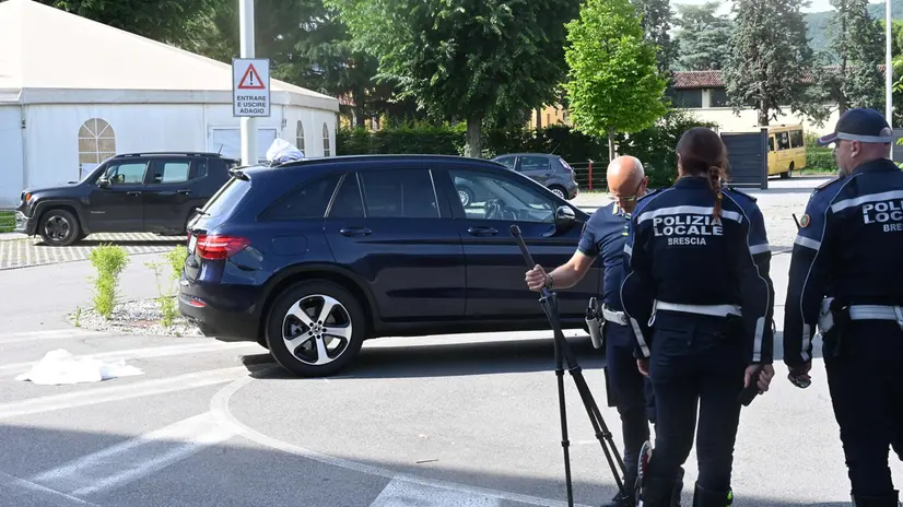 Il luogo dove è avvenuto l’investimento in via Caduti del Lavoro a Sant’Anna - Foto © www.giornaledibrescia.it