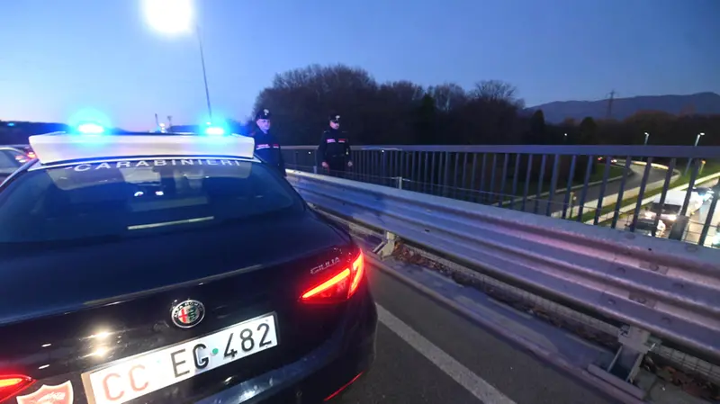 Una pattuglia del Radiomobile in strada a Brescia