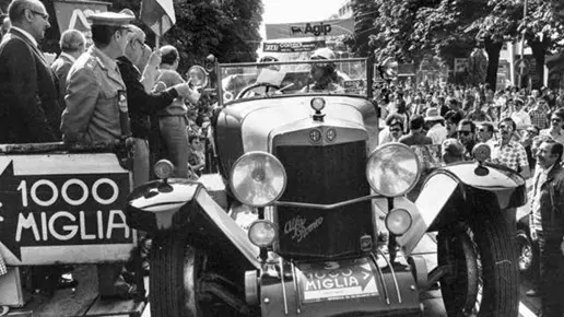 L'arrivo di Hepp-Bauer con la Alfa Romeo RL Super Sport nel '77 - Foto Fondazione Negri